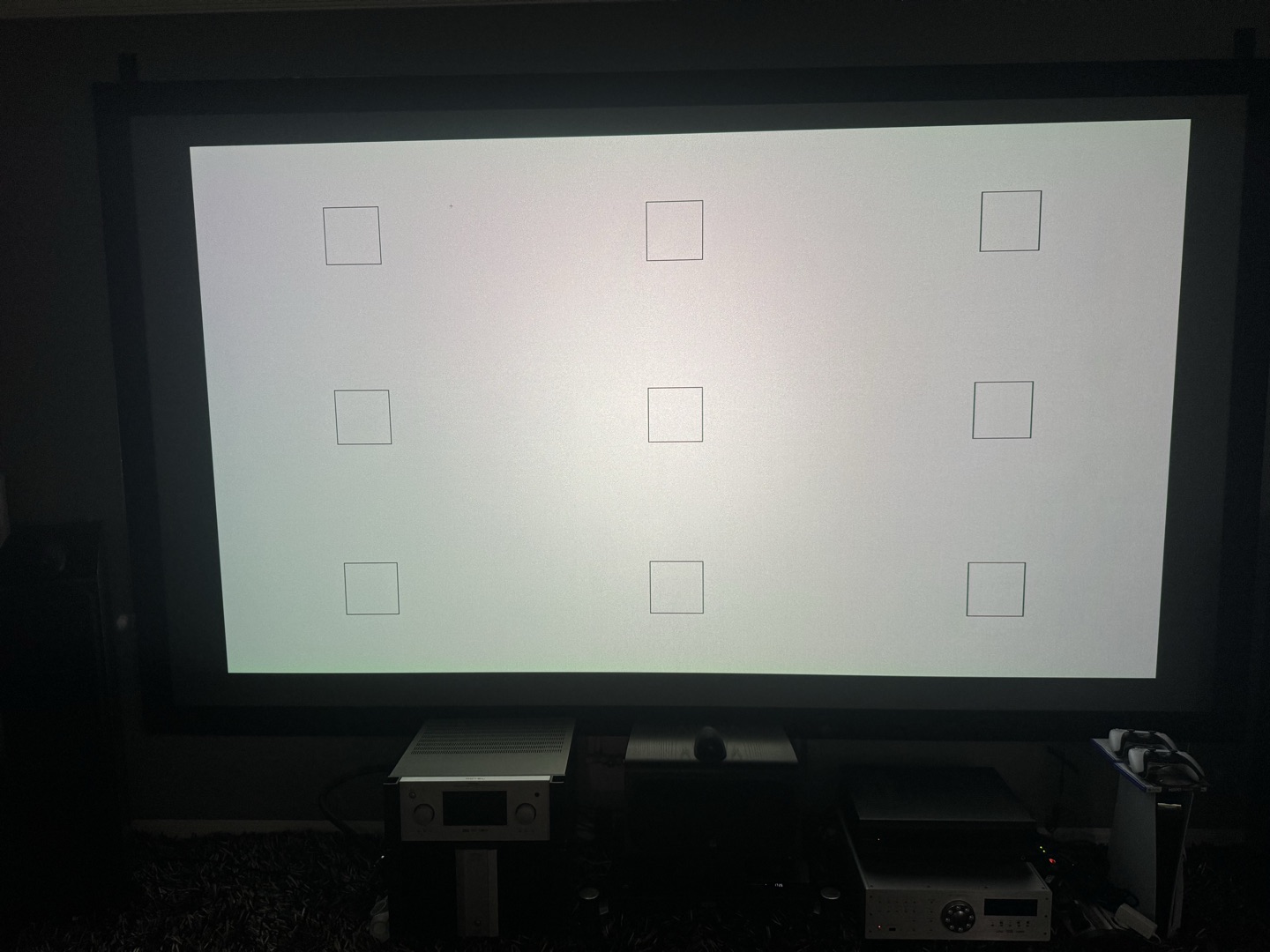 Uniformity at 2.1× zoom